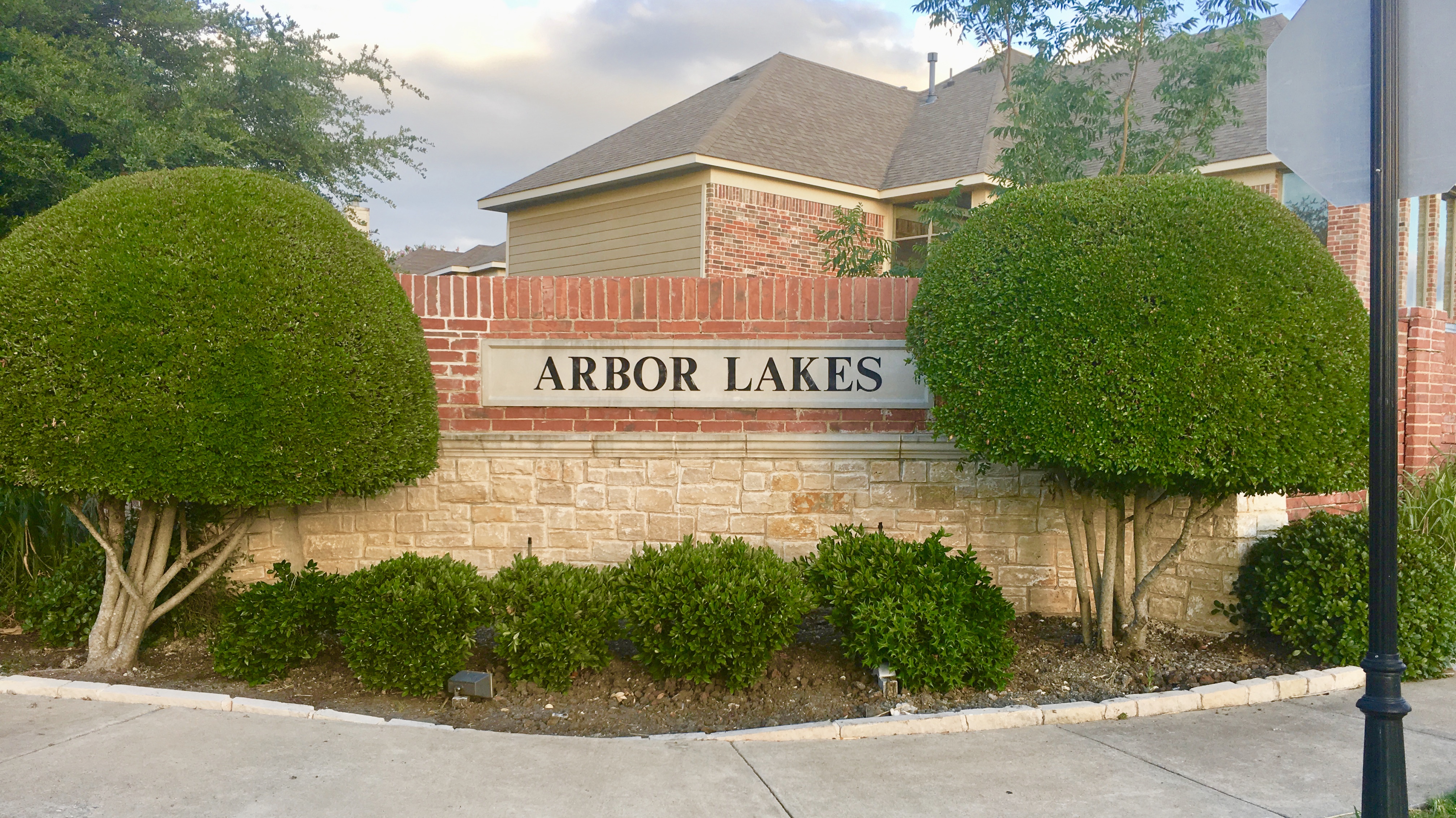 Arbor Lakes HOA Entrance Sign